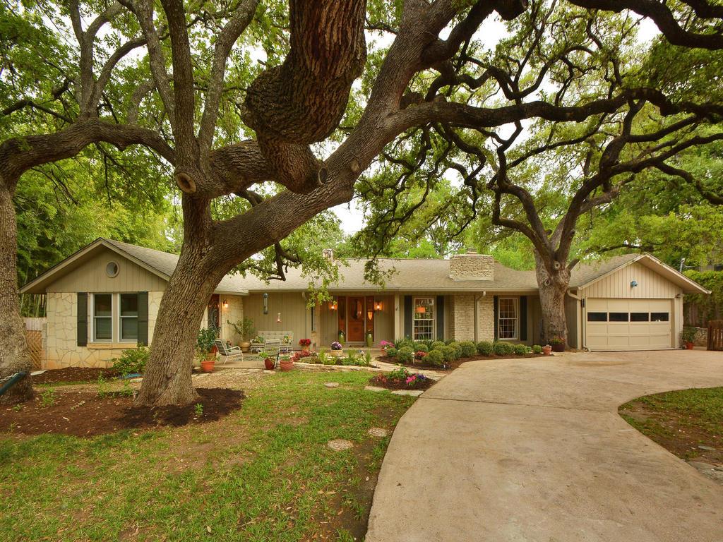 View 2004 Matthews Dr in Tarrytown 2004 Matthews Dr - front exterior - Luxury home in Tarrytown, Austin, TX