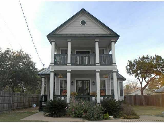 View 2004 S 5th St in Bouldin James E Addn 2004 S 5th St - property photo 1 - Luxury home in Bouldin James E Addn, Austin, TX