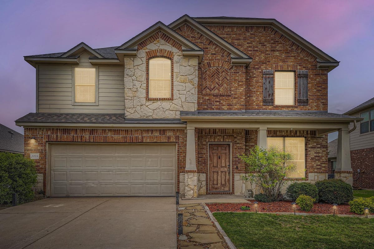 View 2004 S Ash Cv W in Emory Farms Sec 01 2004 S Ash Cv W - front exterior - Luxury home in Emory Farms Sec 01, Hutto, TX