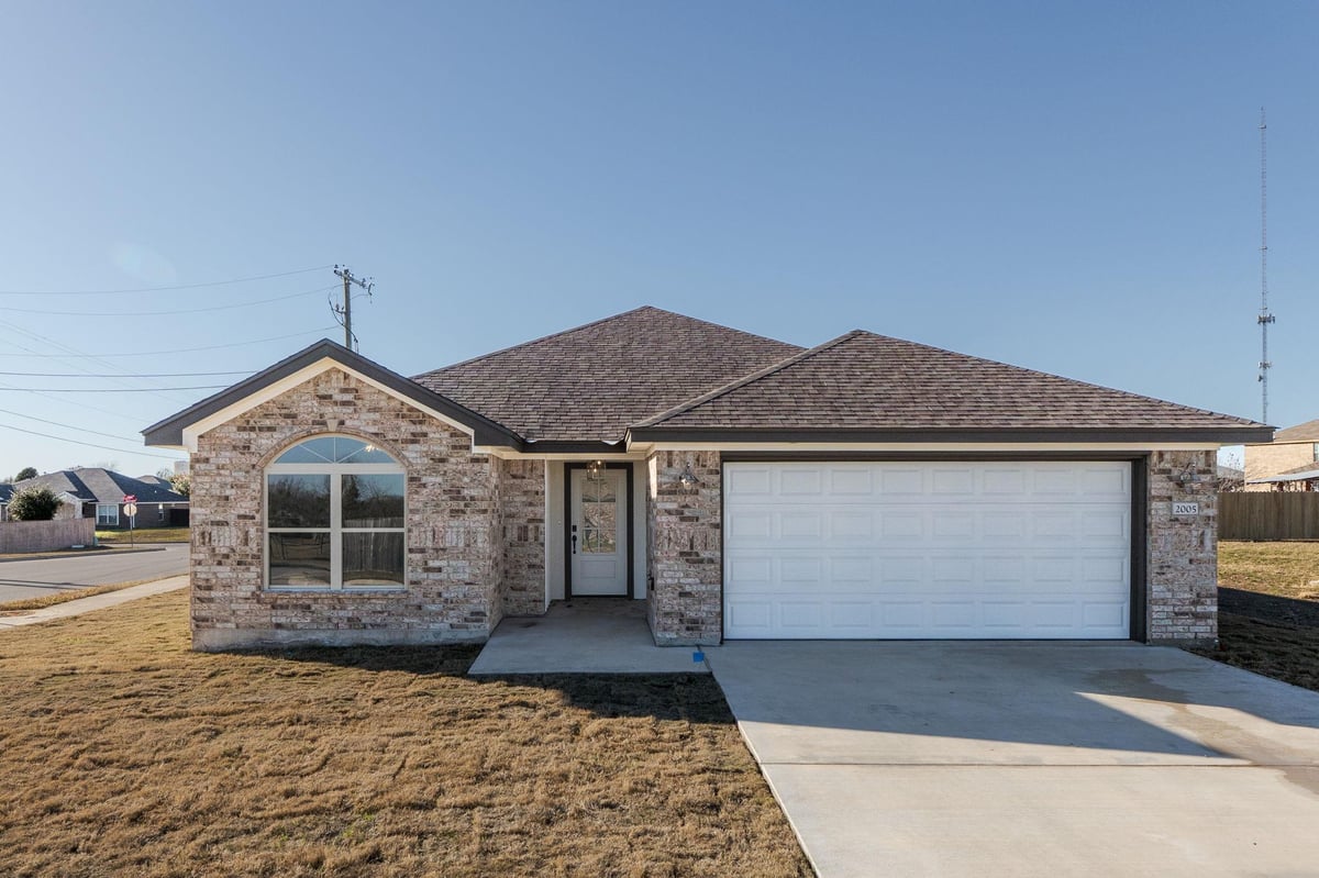 View 2005 Blackhawk Loop in Connell Sub 2005 Blackhawk Loop - front exterior - Luxury home in Connell Sub, Belton, TX