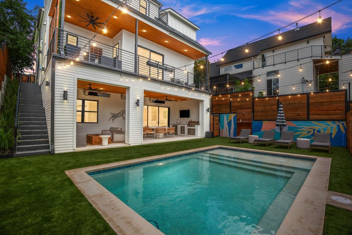 2005 E 8th St Unit #1 - front exterior - Luxury home in Oil Mill, Austin, TX