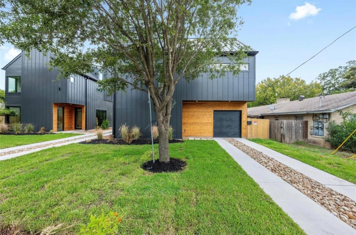 View 2008 Gathright CV Unit #A in Phillips 2008 Gathright CV Unit #A - front exterior - Luxury home in Phillips, Austin, TX