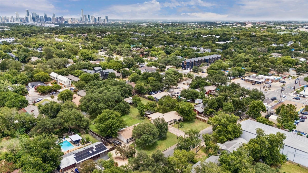 2009 Fortview RD - front exterior - Luxury home in Goodnight & Pearson, Austin, TX