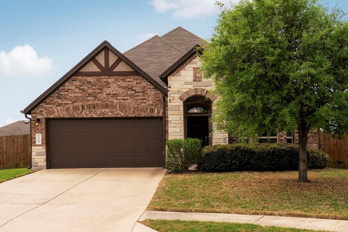 View 2009 Kates Cv in Hills Of Bear Creek Sec 3 2009 Kates Cv - property photo 1 - Luxury home in Hills Of Bear Creek Sec 3, Manchaca, TX