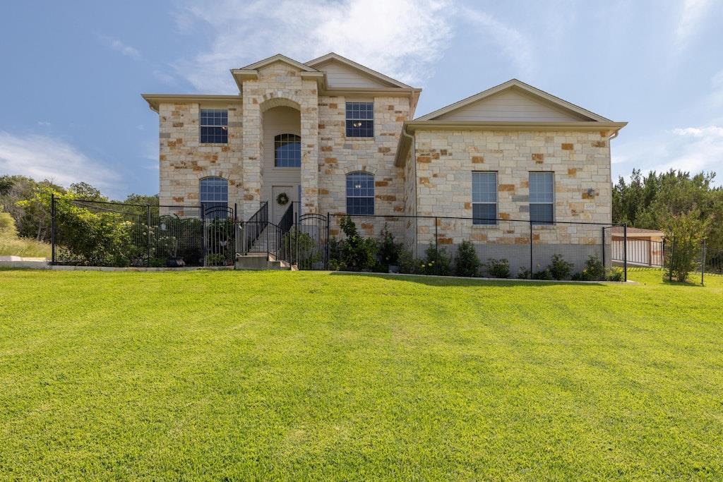 View 2009 River Rock Trl in The Ridge Ph Two Sec 2 2009 River Rock Trl - front exterior - Luxury home in The Ridge Ph Two Sec 2, Harker Heights, TX