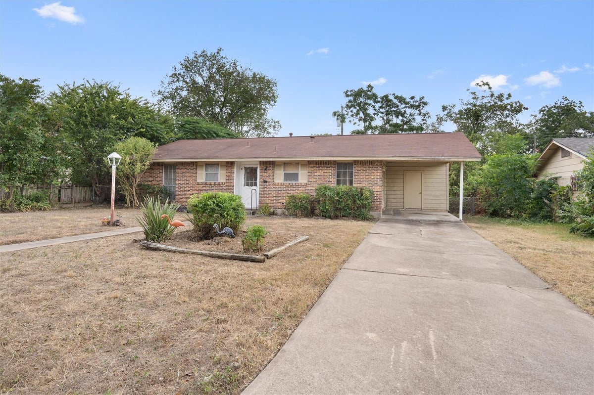 View 201 Cinderella DR in Holiday Hills Sec 01 201 Cinderella DR - property photo 1 - Luxury home in Holiday Hills Sec 01, Austin, TX