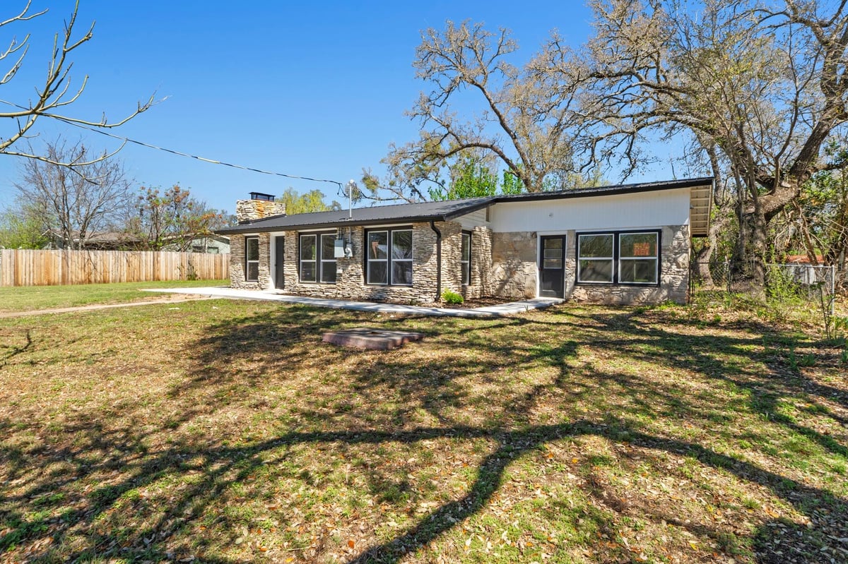 Living area at 201 County Road 279 - none, Liberty Hill, TX