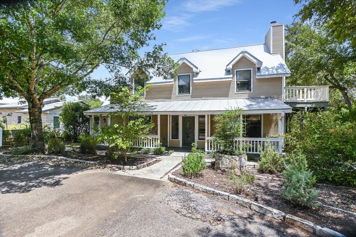 View 201 Sundown LN in Sundown Acres 201 Sundown LN - property photo 1 - Luxury home in Sundown Acres, Wimberley, TX