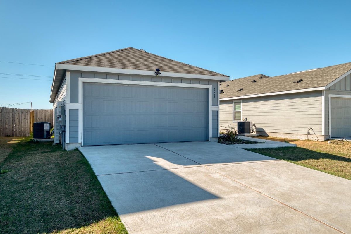 View 201 Tugboat Annie Way in Rancho Del Cielo Ph 2B Sec 2 201 Tugboat Annie Way - front exterior - Luxury home in Rancho Del Cielo Ph 2B Sec 2, Jarrell, TX
