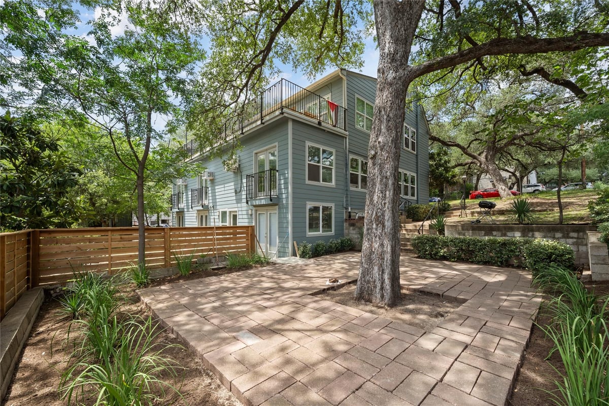 View 201 West 31st ST Unit #E in Fruth Addn 201 West 31st ST Unit #E - front exterior - Luxury home in Fruth Addn, Austin, TX