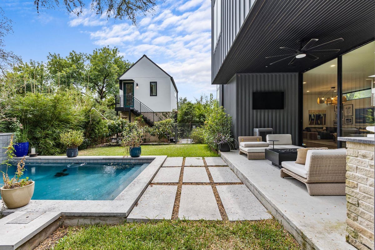 View 2010 De Verne ST in Rabb Inwood Hills 2010 De Verne ST - property photo 1 - Luxury home in Rabb Inwood Hills, Austin, TX
