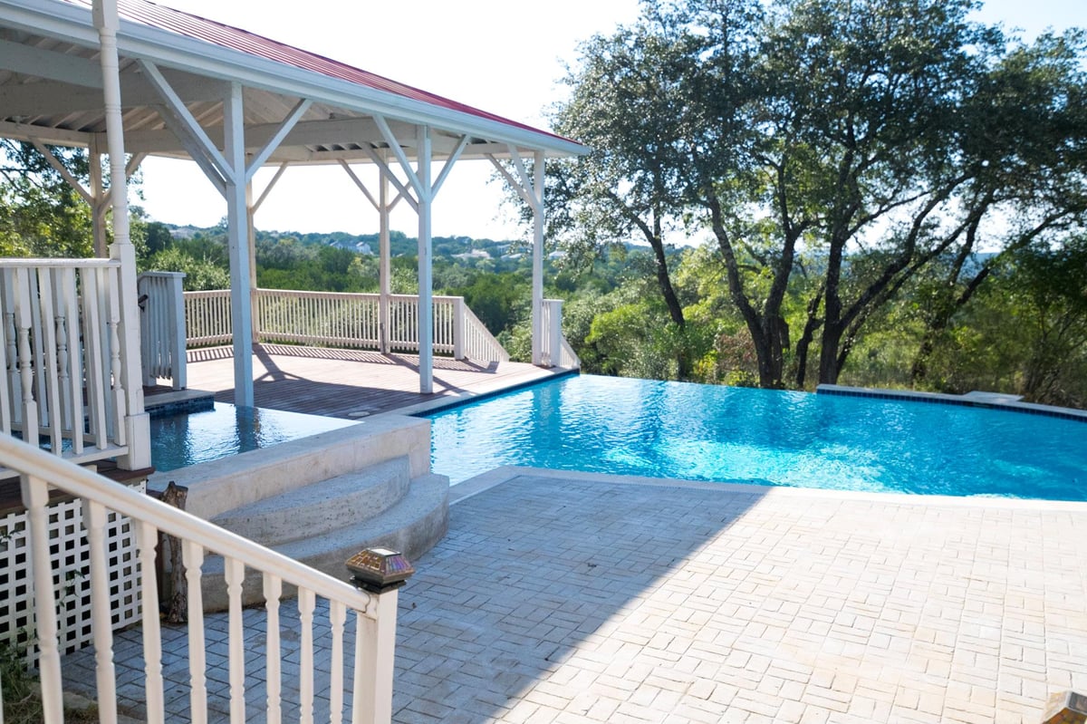 View 20110 Victoria Chase Rd in Porticos 20110 Victoria Chase Rd - property photo 1 - Luxury home in Porticos, Lago Vista, TX