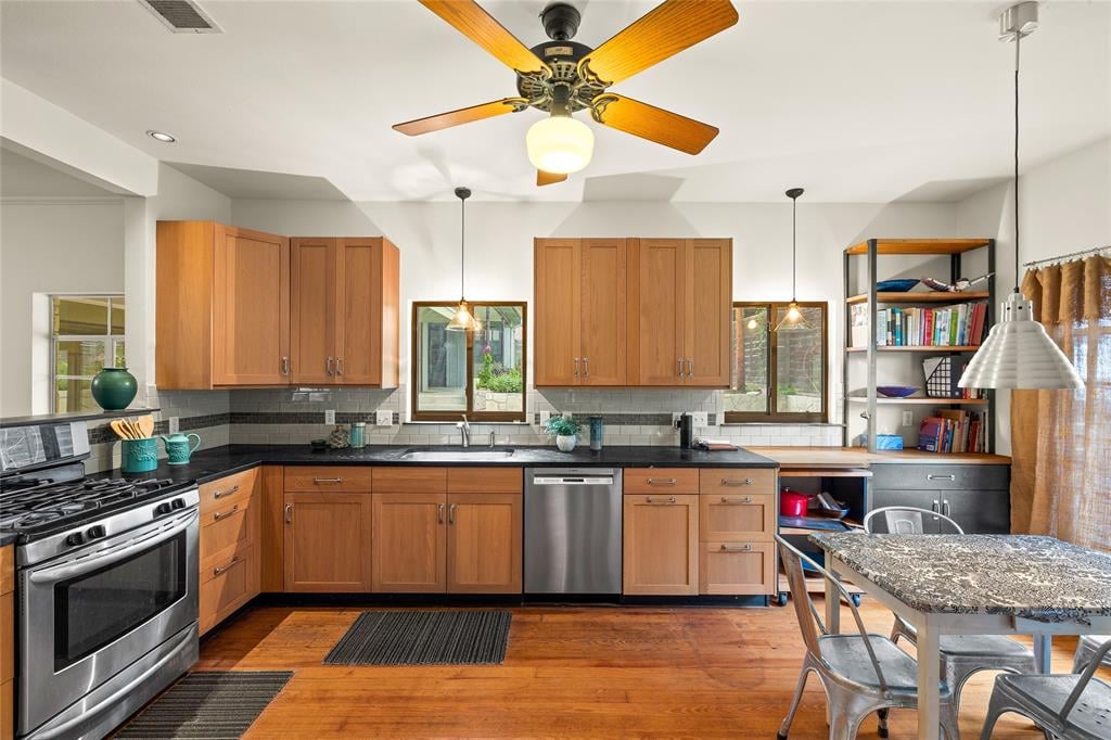 View 2012 Kenwood Ave in Travis Heights 2012 Kenwood Ave - property photo 1 - Luxury home in Travis Heights, Austin, TX