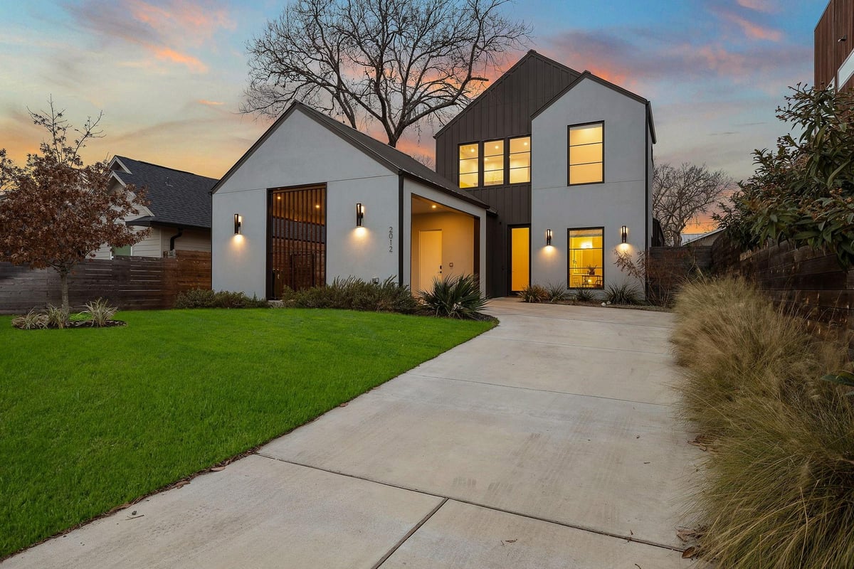2012 Oxford Ave - property photo 1 - Luxury home in Oak Hill Addn (Zilker), Austin, TX
