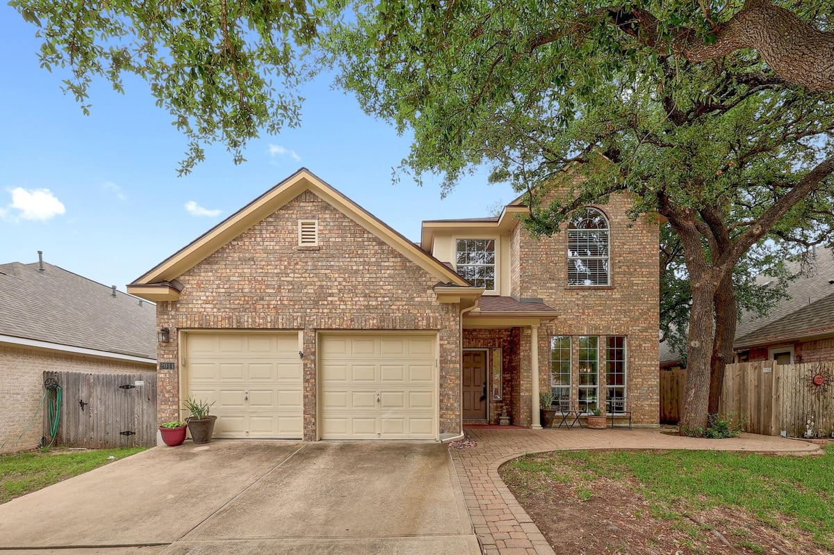 Living area at 2014 Clegg Dr - 4 bed 2 bath home