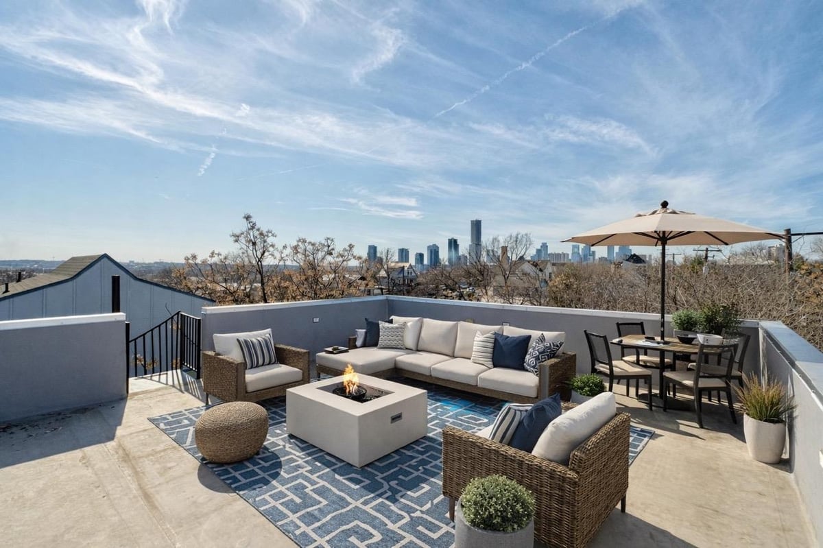View 2014 E 9th ST Unit #2 in Grandview Place 2014 E 9th ST Unit #2 - front exterior - Luxury home in Grandview Place, Austin, TX