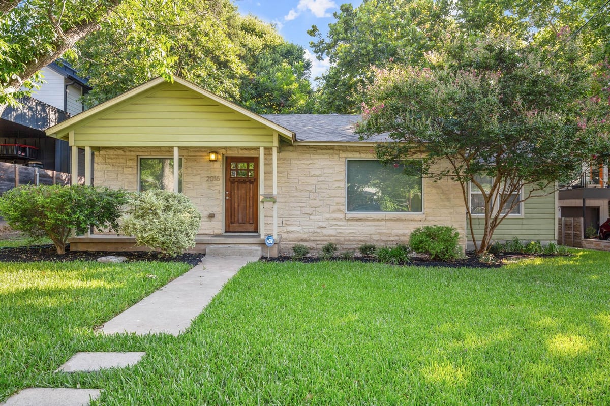 View 2016 Wright ST in Knox Wright 2016 Wright ST - property photo 1 - Luxury home in Knox Wright, Austin, TX