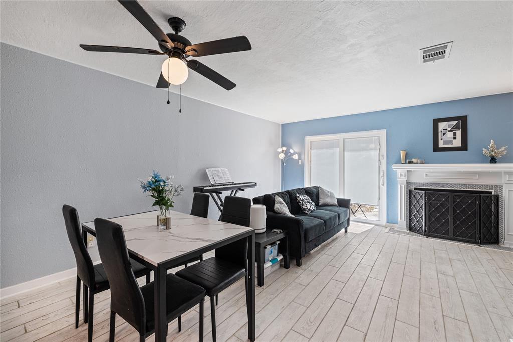 View 2018 W Rundberg Ln Unit #10C in Willowbrook North Twnhms 2018 W Rundberg Ln Unit #10C - front exterior - Luxury home in Willowbrook North Twnhms, Austin, TX
