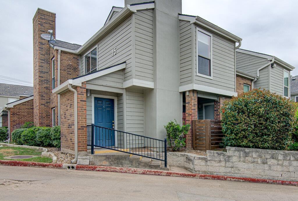 View 2018 W Rundberg Ln Unit #15C in Willowbrook North Twnhms 2018 W Rundberg Ln Unit #15C - front exterior - Luxury home in Willowbrook North Twnhms, Austin, TX