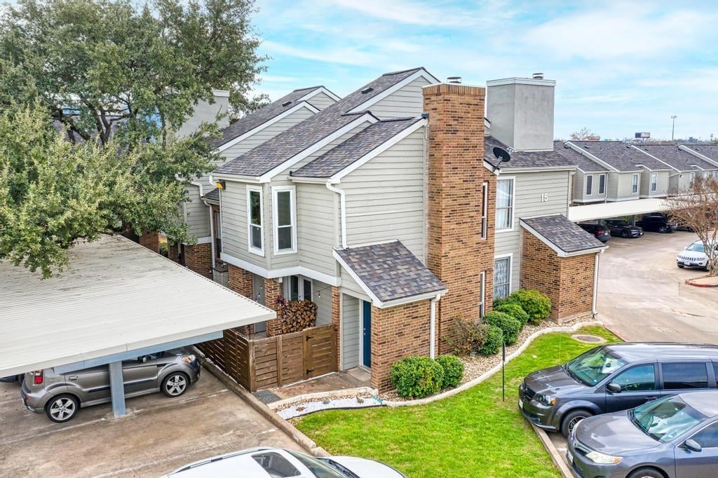 View 2018 W Rundberg Ln Unit #15D in Willowbrook North Twnhms 2018 W Rundberg Ln Unit #15D - front exterior - Luxury home in Willowbrook North Twnhms, Austin, TX