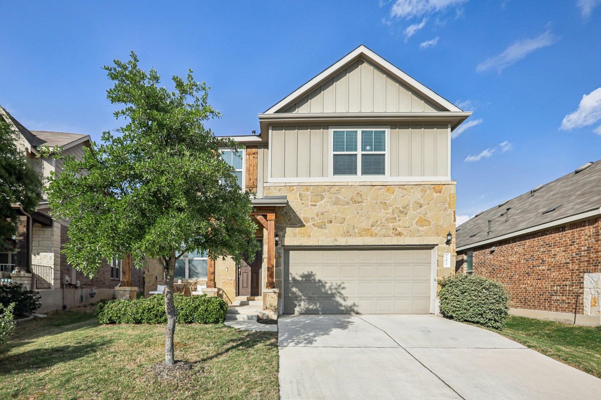 Living area at 202 Quarryman Dr - 4 bed 2 bath home
