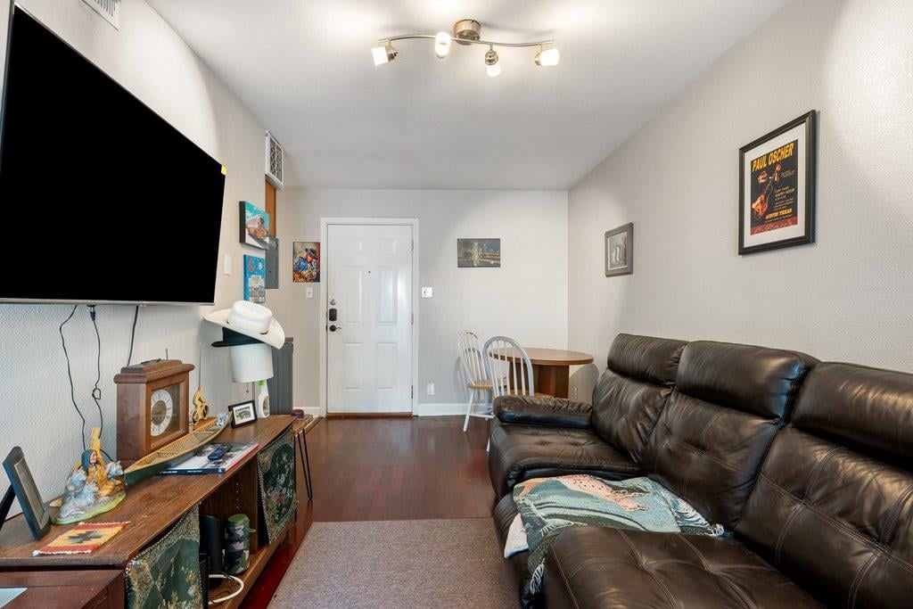 View 2020 S Congress Ave Unit #1122 in 2020 Congress Condo 2020 S Congress Ave Unit #1122 - front exterior - Luxury home in 2020 Congress Condo, Austin, TX