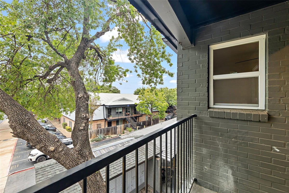 View 2020 S Congress Ave Unit #1210 in 2020 Congress Condo 2020 S Congress Ave Unit #1210 - front exterior - Luxury home in 2020 Congress Condo, Austin, TX
