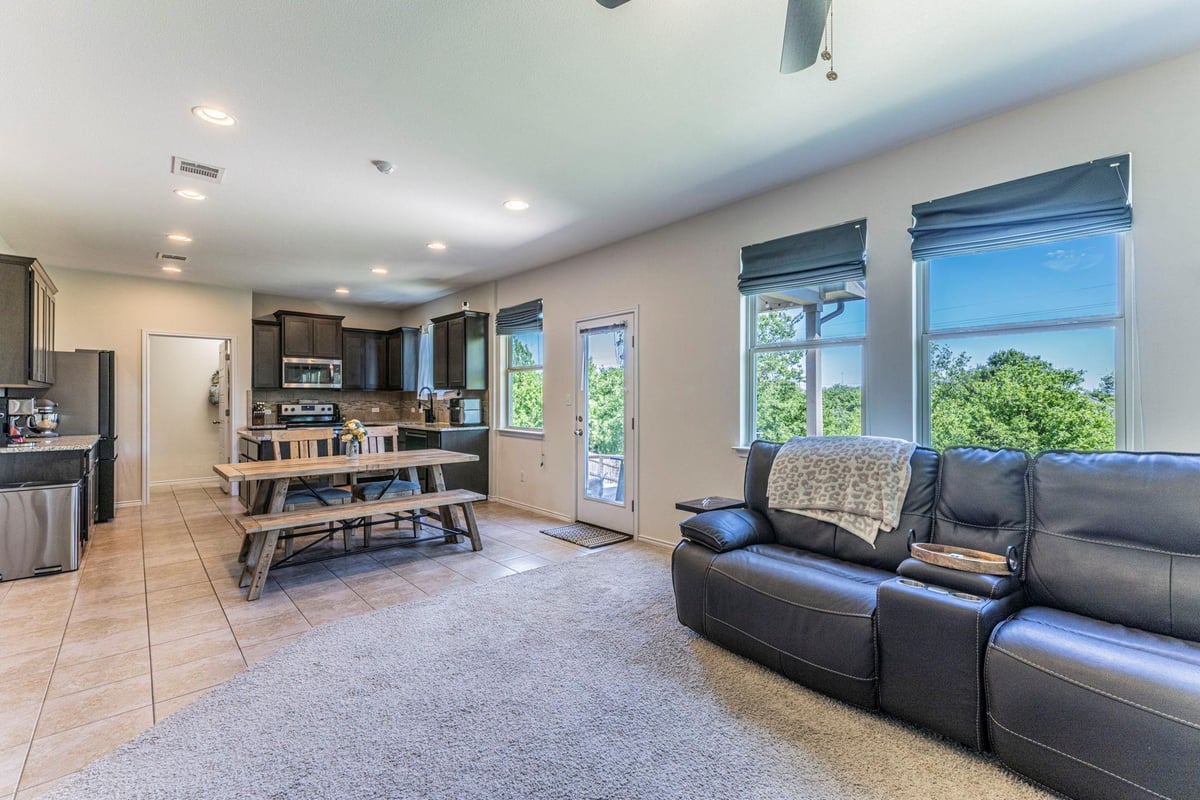Living area at 20205 Navarre Ter - 5 bed 3 bath home