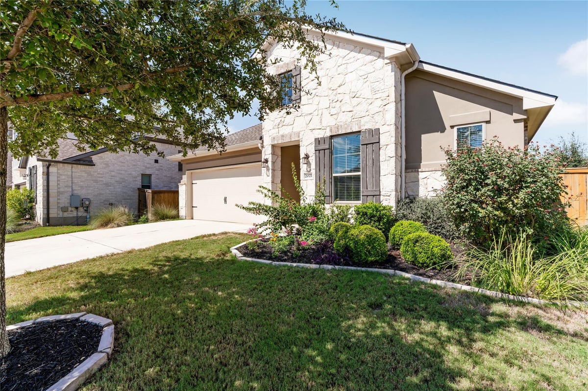 View 2021 Josiah Cv in Palmera Rdg Sec 8 2021 Josiah Cv - property photo 1 - Luxury home in Palmera Rdg Sec 8, Leander, TX