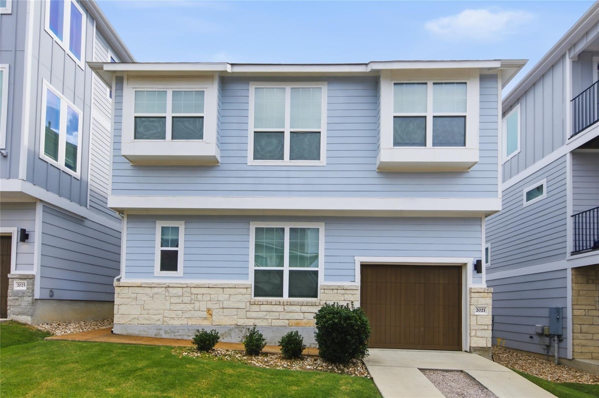 View 2021 Sharper Mews LN in Edgewick 2021 Sharper Mews LN - property photo 1 - Luxury home in Edgewick, Austin, TX