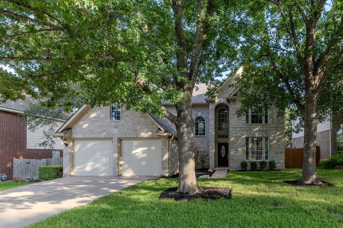 View 2021 Woodglen DR in Wood Glen Sec 01 Ph 01-A Amd 2021 Woodglen DR - front exterior - Luxury home in Wood Glen Sec 01 Ph 01-A Amd, Round Rock, TX