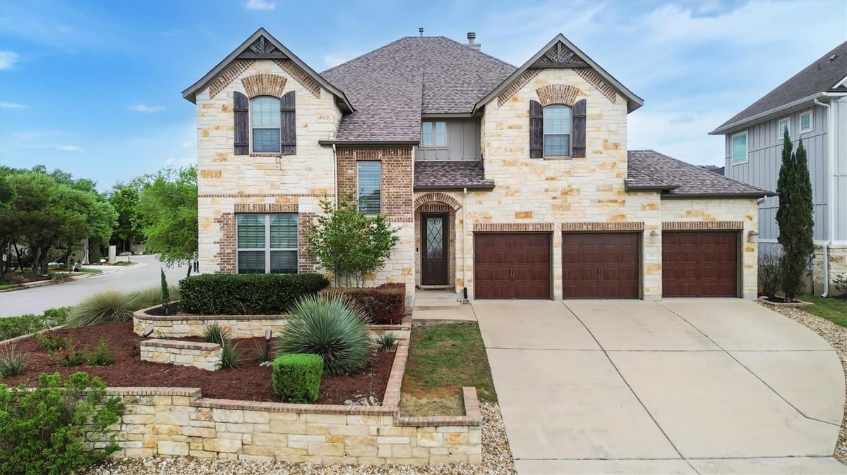 Living area at 203 Ancient Oak Way - 5 bed 3 bath home
