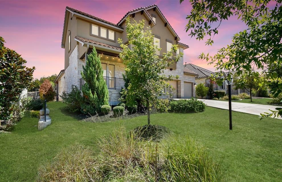 203 Antigua Way - front exterior - Luxury home in Rough Hollow The Overlook, Lakeway, TX