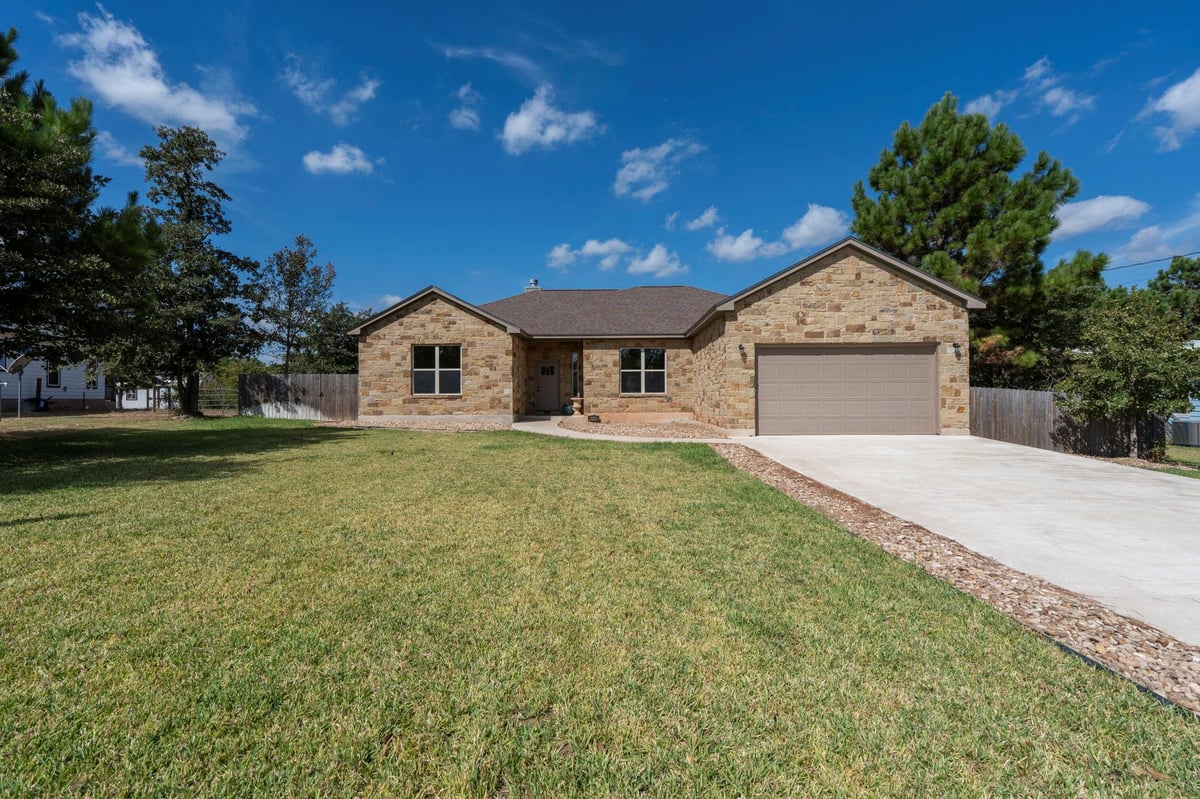 View 203 Cardinal Loop in Circle D East 203 Cardinal Loop - property photo 1 - Luxury home in Circle D East, Paige, TX