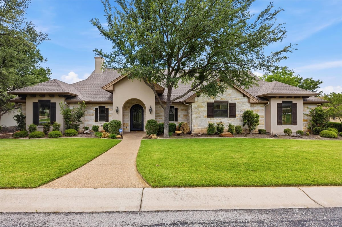 View 203 Pristine LN in Sun City Georgetown Nbrhd 20 203 Pristine LN - property photo 1 - Luxury home in Sun City Georgetown Nbrhd 20, Georgetown, TX