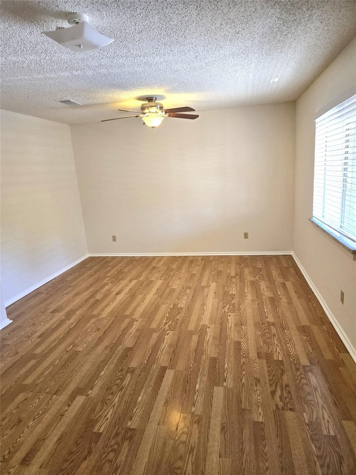 Primary bedroom at 203 S Mitchell St St  #4 - 3 bed 1 bath home