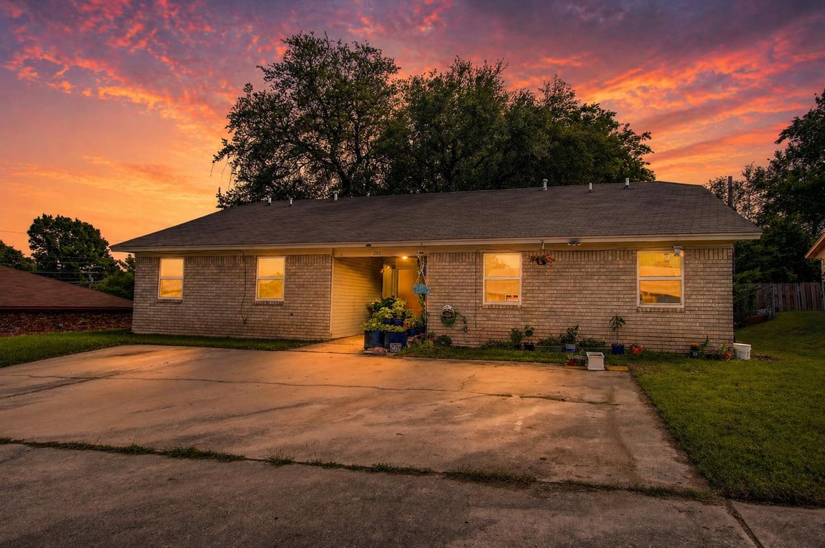 203 Sorrell Dr Unit #A & B - front exterior - Luxury home in Western Hills Estates Revised, Copperas Cove, TX