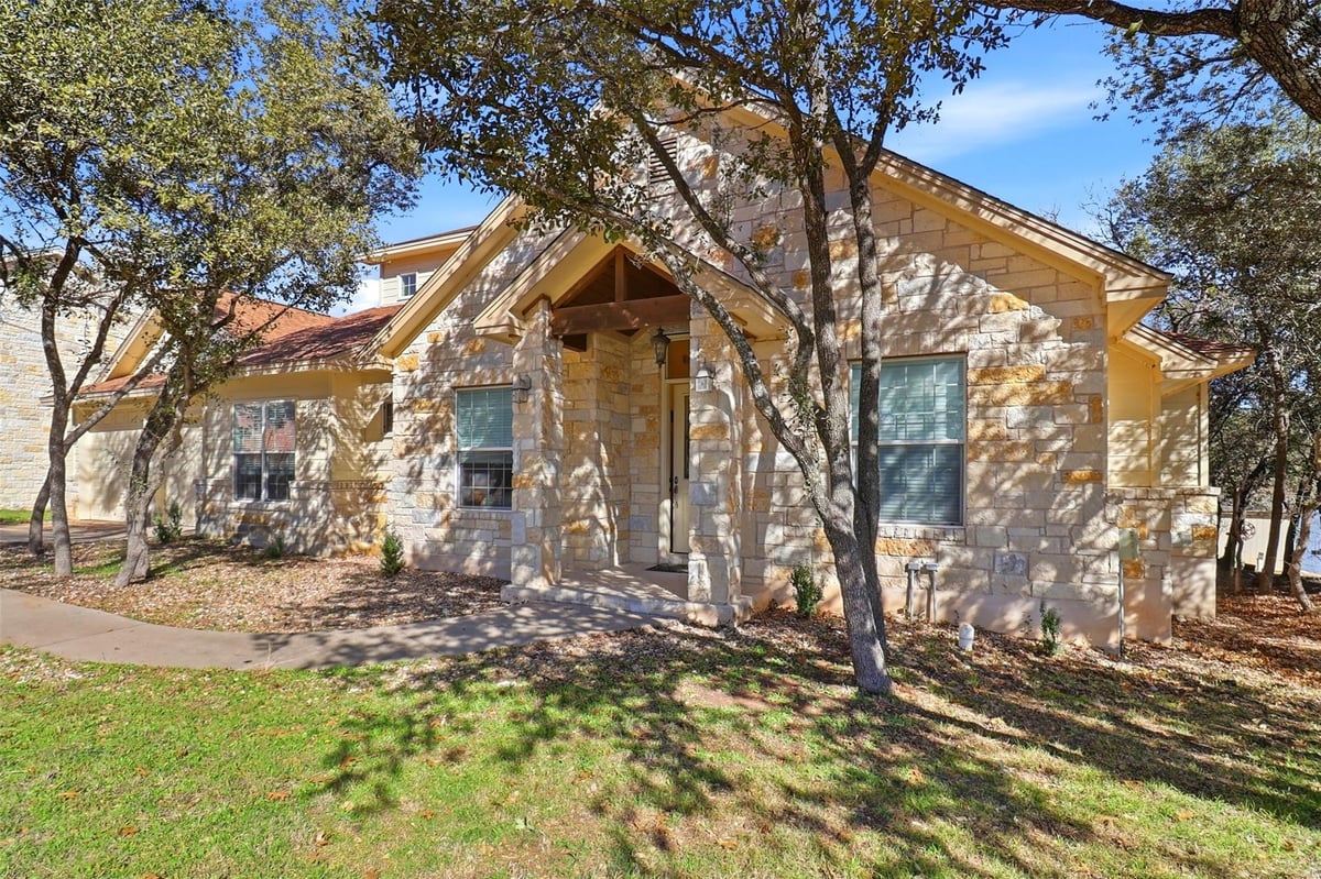 Living area at 2030 County Road 140 - 3 bed 3 bath home