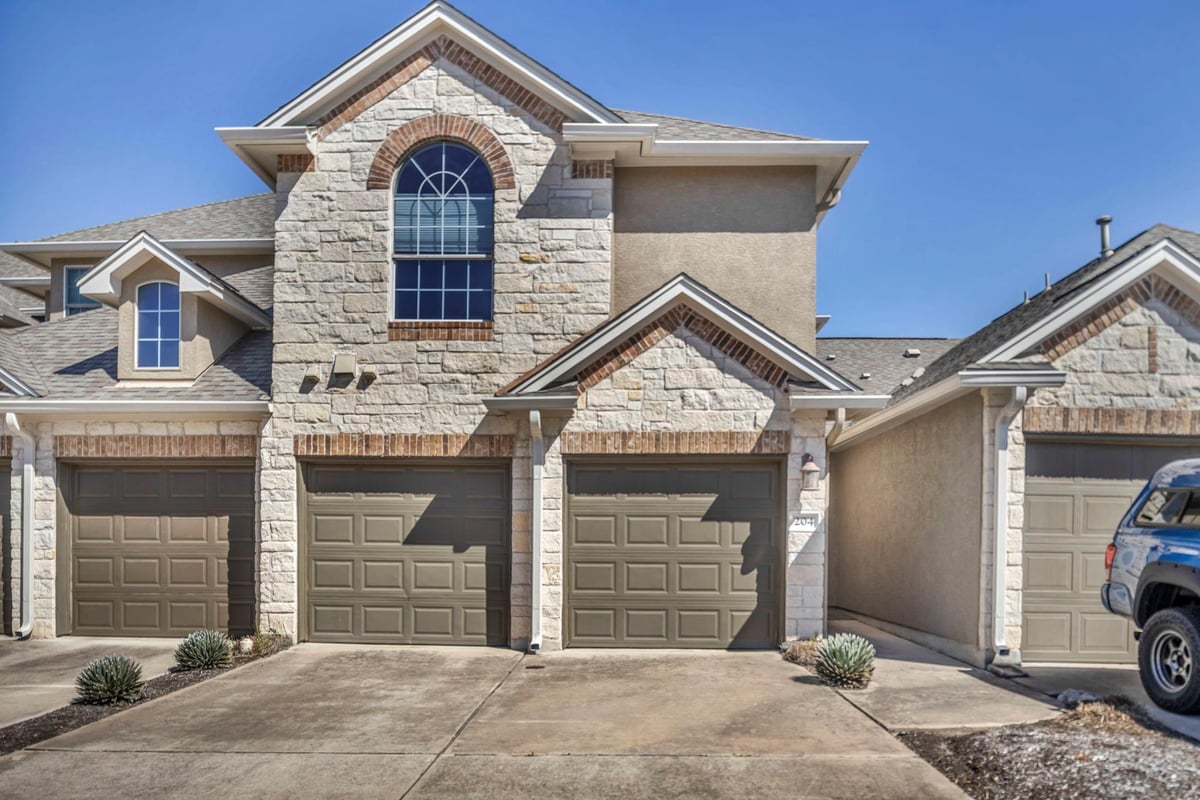 View 204 Aria RDG Unit #604 in Enclave At Alta Vista Amd 204 Aria RDG Unit #604 - property photo 1 - Luxury home in Enclave At Alta Vista Amd, Austin, TX