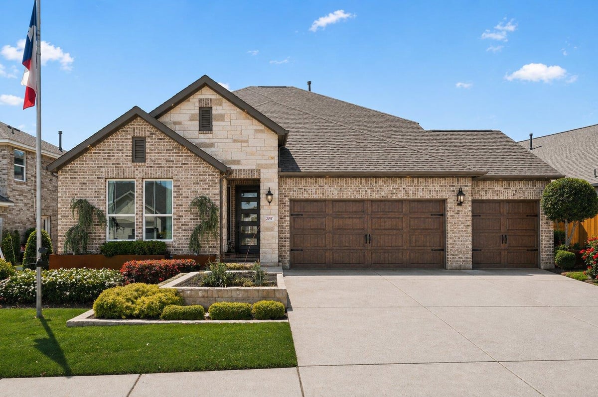 204 Barton Oak TRL - front exterior - Luxury home in PARKSIDE ON THE RIVER, Georgetown, TX