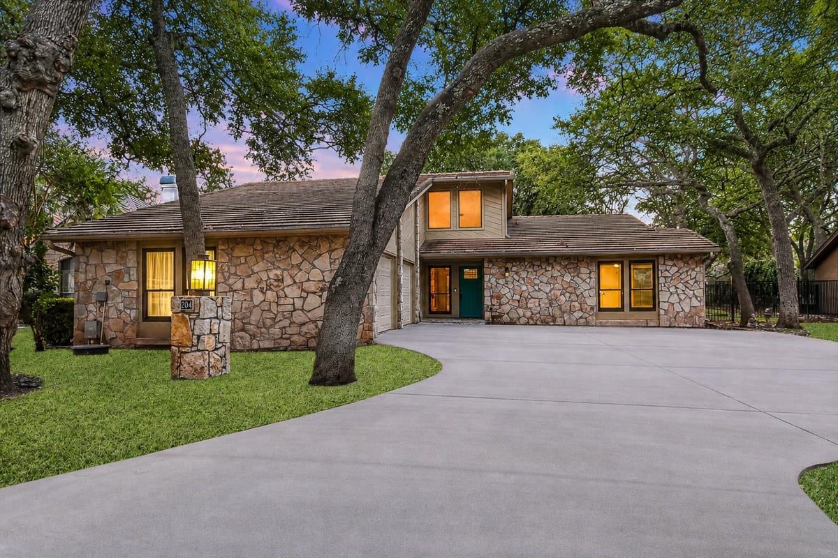 204 Blue Ground - front exterior - Luxury home in Horseshoe Bay West, Horseshoe Bay, TX