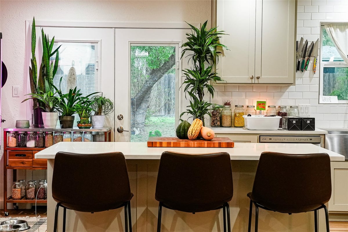 Kitchen at 204 Chippendale Ave - 3 bed 1 bath home