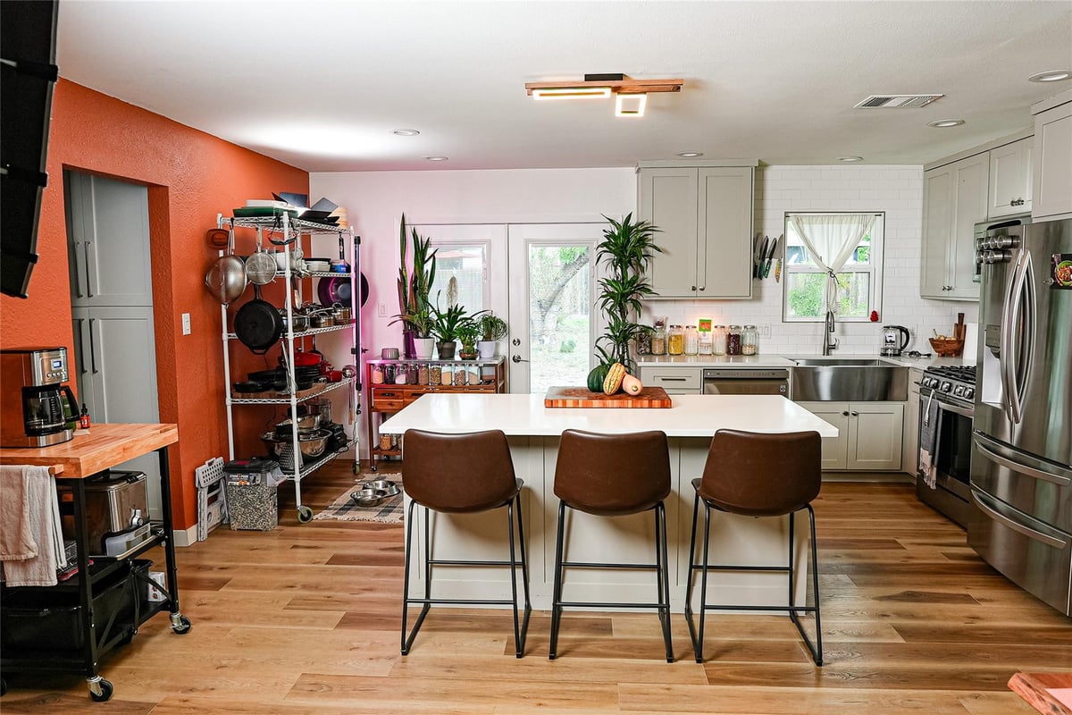 Primary bedroom at 204 Chippendale Ave - 3 bed 1 bath home