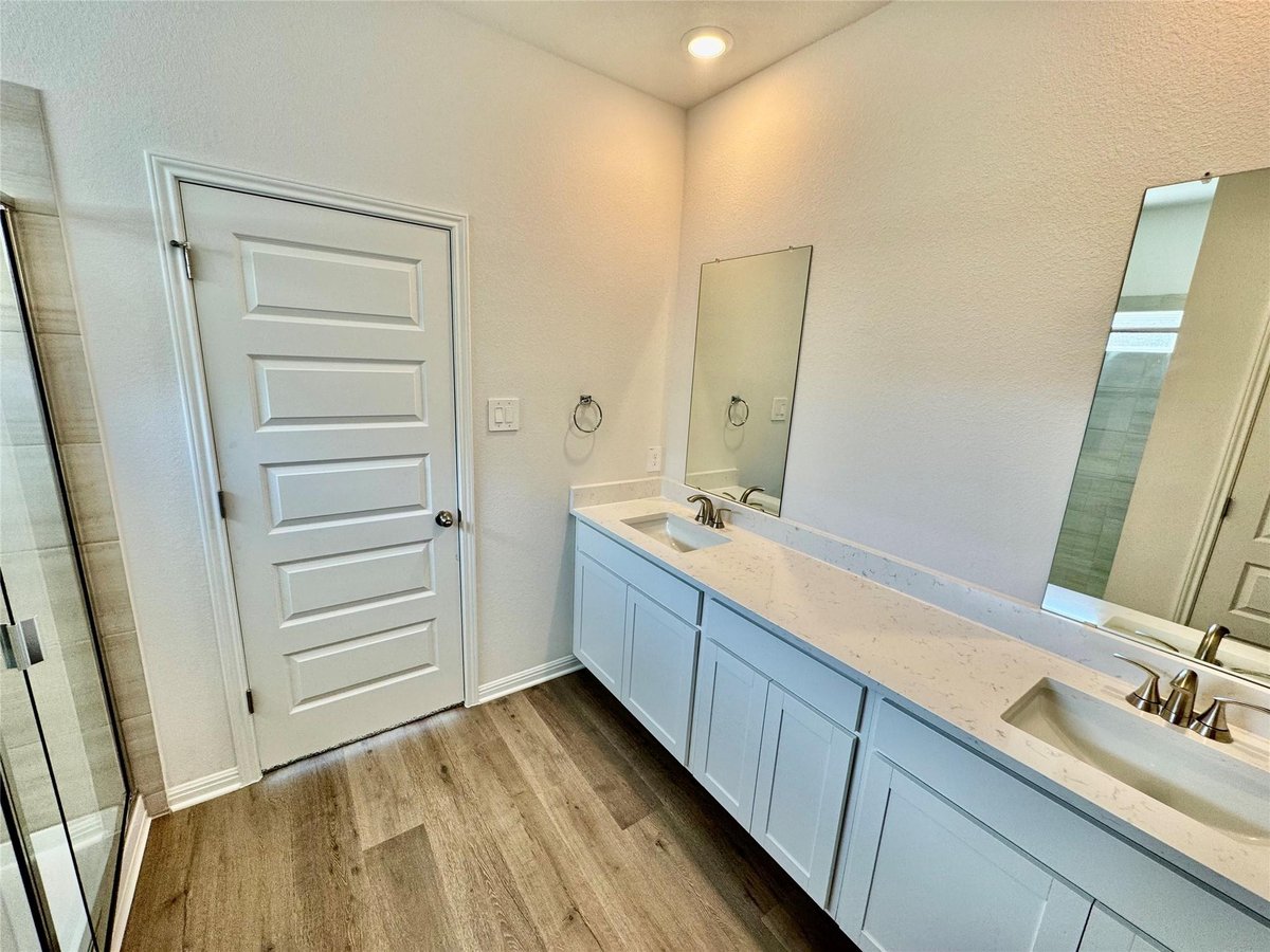 Kitchen at 204 Coopers Hawk Crest - 5 bed 3 bath home