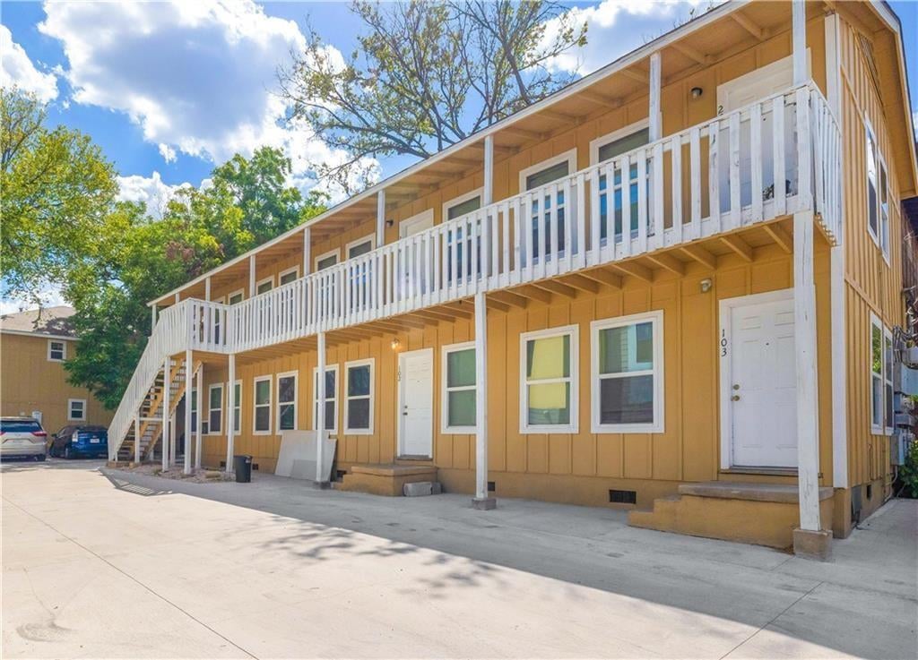 View 204 E 30 ST Unit #202 in 30th Street Condominiums 204 E 30 ST Unit #202 - property photo 1 - Luxury home in 30th Street Condominiums, Austin, TX