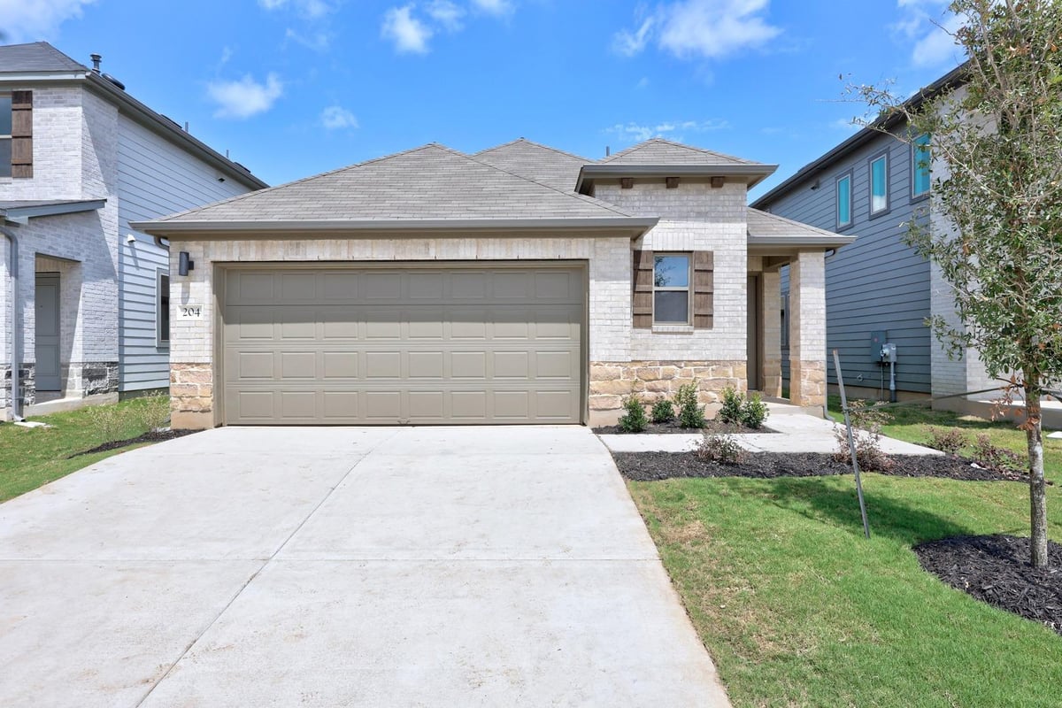 204 Hornet ST - front exterior - Luxury home in Trinity Ranch, Elgin, TX