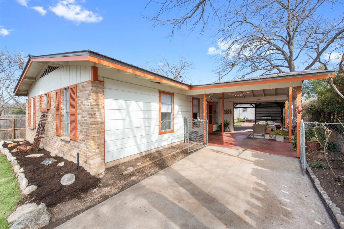 Kitchen at 204 La Vista St - 3 bed 1 bath home