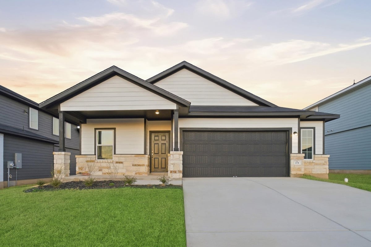 View 204 Quail Convey Dr in Glen Add 204 Quail Convey Dr - front exterior - Luxury home in Glen Add, Jarrell, TX