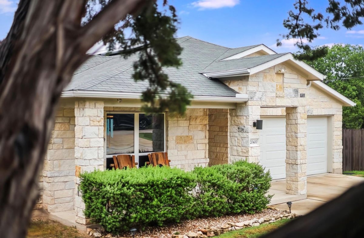 View 20400 Bear Rd in Lago Vista Country Club Estates 20400 Bear Rd - property photo 1 - Luxury home in Lago Vista Country Club Estates, Lago Vista, TX