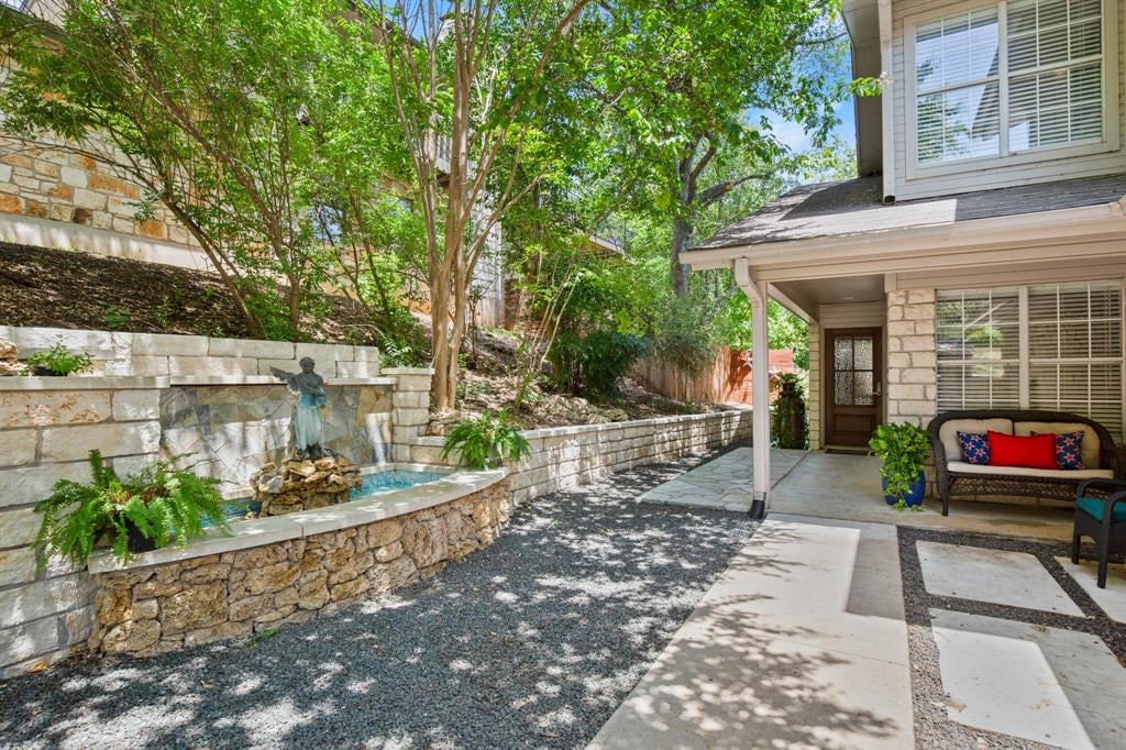 View 205 Bulian LN Unit #B in Westwood Sec 06 205 Bulian LN Unit #B - front exterior - Luxury home in Westwood Sec 06, Austin, TX